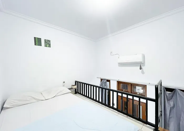 Tiny House Gianyar Redpartner ホテル
