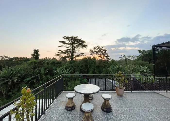 Tiny House Gianyar Redpartner ホテル 2*