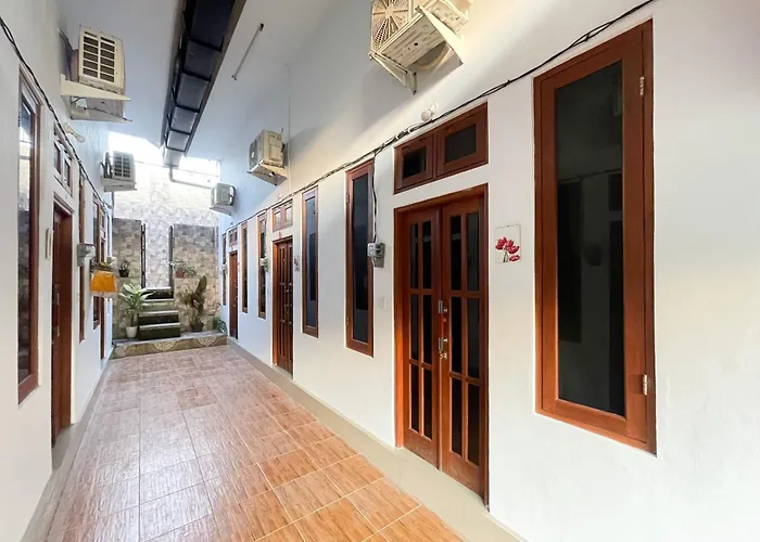 Tiny House Gianyar Redpartner ホテル